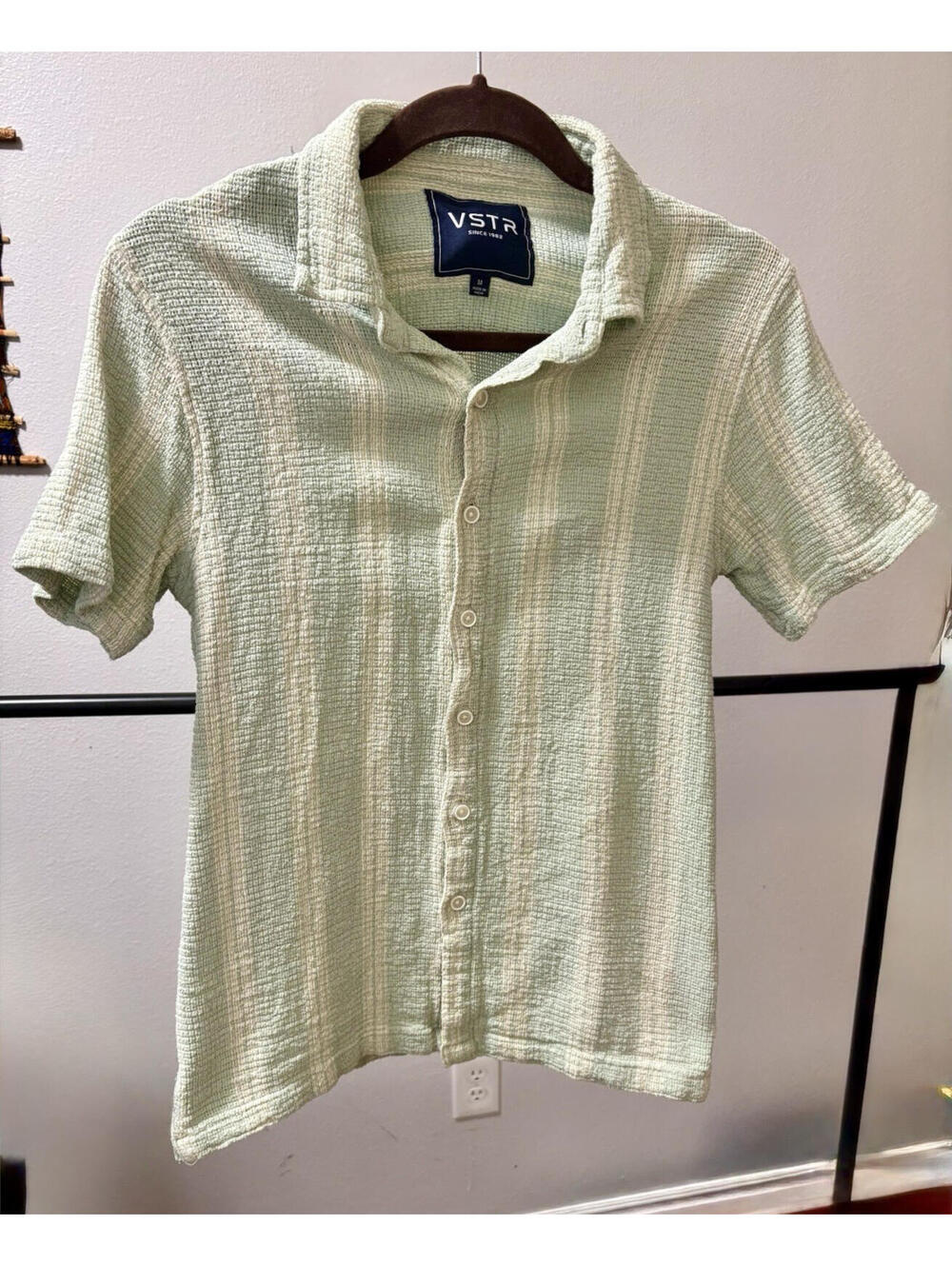 VSTR Men's Medium Textured Short Sleeve Button-Up Shirt in F